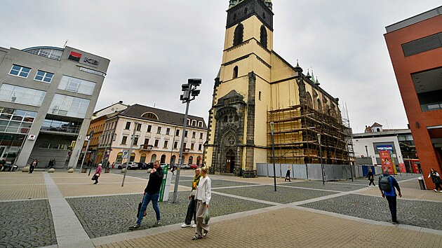 Fasdu kostela Nanebevzet Panny Marie v st nad Labem, kter nejen obyvatel krajskho msta znaj tak jako ikm kostel, ek obnova. (18. jna 2024)