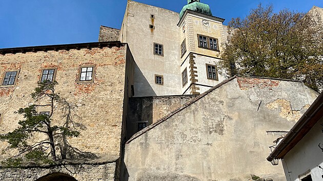 Pohled na horn hrad z druhho ndvo