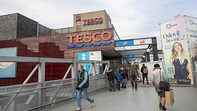 V Brn po tyech desetiletch provozu zavr obchodn dm Tesco, dve znm jako Prior. Brzy jej ek demolice. (29.10.2024)