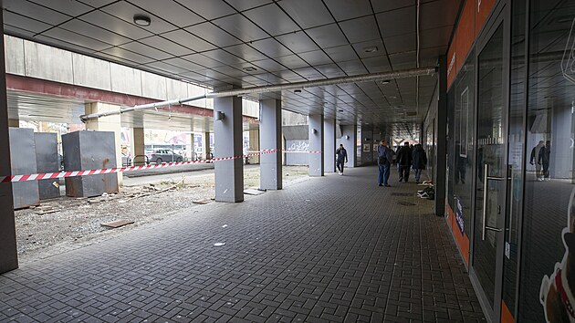 V Brn po tyech desetiletch provozu zavr obchodn dm Tesco, dve znm jako Prior. Brzy jej ek demolice. (29.10.2024)