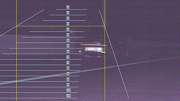 Porsche uh�n�lo po d�lnici D35 t�m�� dvousetkilometrovou rychlost�.