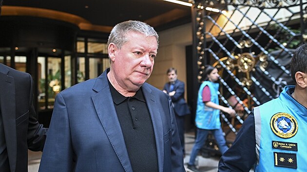 Otec Liama Paynea přiletěl do Argentiny, aby vyřešil převoz jeho těla. (2024)