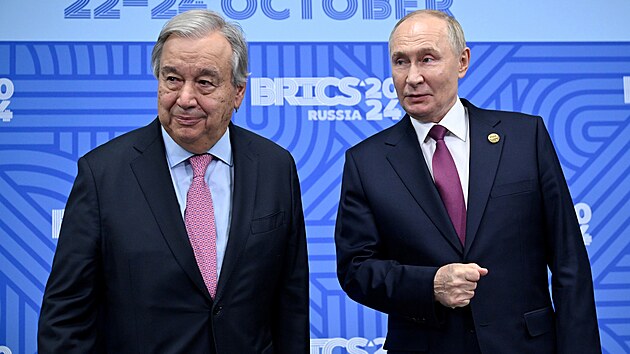 Gener�ln� tajemn�k OSN Ant�nio Guterres se na z�v�r summitu rozv�jej�c�ch se ekonomik BRICS v rusk� Kazani se�el s rusk�m prezidentem Vladimirem Putinem. (24. ��jna 2024)