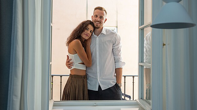 Here�ka s p��telem Danielem, kter� m� na celkov�m designu bytu velk� pod�l.