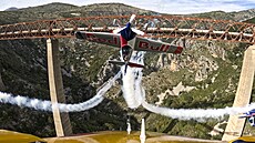 eská akrobatická skupina Flying Bulls Aerobatics Team jako vbec první na...