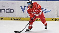 Petr Fridrich z Olomouce p�ihrává v zápase s Mladou Boleslaví.