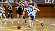 Kateina Bartoová z Chomutova bhem utkání s Hradcem Králové.