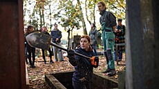 Voká� upozor�uje také na to, �e existují i jiné zp�soby poh�bívání, ne� jen...