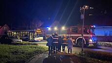 Dvacet lidí evakuovali hasii kvli poáru v byt v dom s peovatelskou...