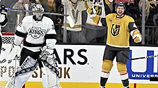 Tomá Hertl slaví trefu v utkání s Los Angeles.