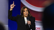 Kamala Harrisová b�hem �ivého rozhovoru CNN v Pensylvánii (23. �íjna 2024)