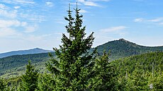 Pohled na Luzný z bavorské strany, vlevo v pozadí vidíte Velký Roklan.