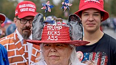 P�íznivci Donalda Trumpa v Mint Hillu v Severní Karolín� (25. zá�í 2024)