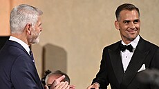 Zden�k �tybar p�ebírá od prezidenta Petra Pavla vyznamenání za zásluhy o stát v...