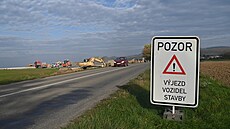 Silniái se se stavbou dálnice D49 piblíili k hlavní cest mezi Zlínem a...