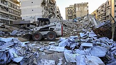 Rozmetané dokumenty ze za�ízení finan�ního ústavu Kard Hasan napojeného na...