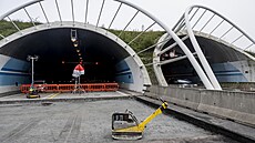 Na Pra�ském okruhu ve sm�ru na leti�t� u Lochkovského tunelu pokra�ovala...