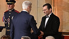 Medaili za zásluhy obdr�el i herec Ond�ej Vetchý. (28. �íjna 2024)