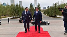 Ministr zahrani�ních v�cí Jan Lipavský p�ijí�dí na jednání se svým...