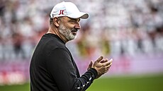 Spokojený slavistický trenér Jind�ich Trpi�ovský b�hem utkání s Duklou.