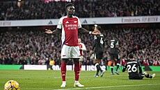 Bukayo Saka z Arsenalu a jeho gólová oslava v utkání s Liverpoolem.