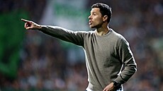 Trenér Bayeru Leverkusen Xabi Alonso bhem utkání proti Brémám.