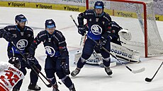 Hokejisté Plzn se snaí zblokovat stelecký pokus Olomouce.