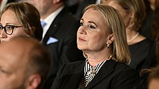 Na pánský styl styl vsadila i ministryn obrany Jana ernochová. Pro ni je...