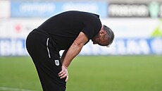 Zklamaný teplický kou� Zde�ko Fr�ala v zápase s Bohemians.