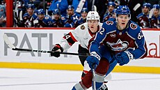 Ivan Ivan (82) z Colorado Avalanche se vrhá do útoku v zápase s Ottawa...
