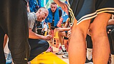 Opavský trenér Petr Czudek p�i time outu