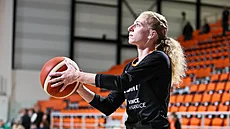 Petra Záplatová ze abin Brno se rozcviuje.