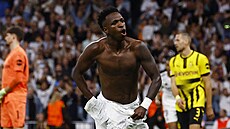 Vinicius Junior z Realu Madrid oslavuje trefu proti Dortmundu.