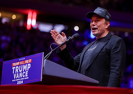 Elon Musk na mítinku Donalda Trumpa v New Yorku (27. íjna 2024)