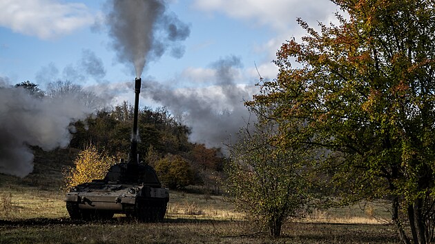 Ukrajinská Panzerhaubitze 2000 v Don�cké oblasti (26. �íjna 2024)