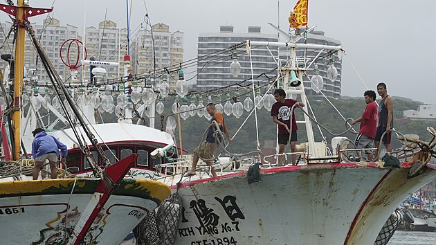 Tchaj-wan se p�ipravuje na p��chod bou�e Kong-rey, kter� by se mohla zformovat a� v supertajfun. (30. ��jna 2024)