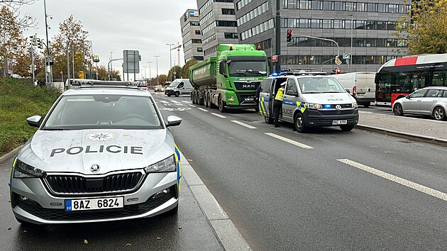 Dopravn� nehoda na Praze 9 si vy��dala jeden lidsk� �ivot (31. ��jna 2024)