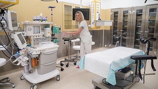 V budov porodnice zlnsk nemocnice vzniklo nov Centrum jednodenn chirurgie a gynekologie. Na snmku vrchn sestra gynekologicko-porodnickho oddlen Ivana Cvikov. (jen 2024)