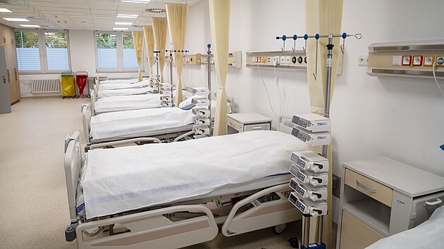 V budov porodnice zlnsk nemocnice vzniklo nov Centrum jednodenn chirurgie a gynekologie. V dospvacm pokoji je sedm polohovatelnch lek. (jen 2024)