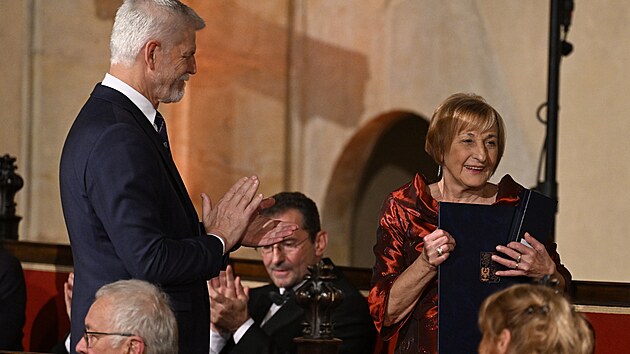 Prezident Petr Pavel udlil Medaili za zsluhy 1. stupn Emilii Vallov,...