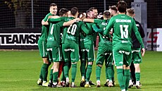 Fotbalisté Hlu�ína se radují z pohárové výhry nad Libercem.