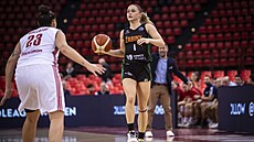 Kate�ina Zeithammerová ze �abin Brno v zápase Euroligy proti Olympiakosu Pireus.