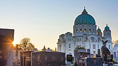 Svou rozlohou dva a pl milionu metr tvereních je Wiener Zentralfriedhof...