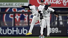 Baseballisté New York Yankees (zleva) Alex Verdugo, Aaron Judge a Juan Soto se...