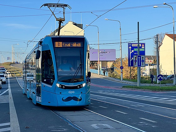 Tramvaje DPO s kníry opt v rámci Movemberu tí ostravské cestující