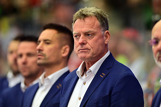 Radim Rulík na st�ída�ce �eského týmu.