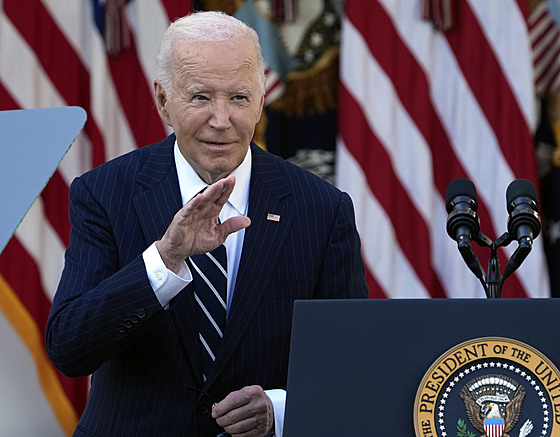 Dosluhující americký prezident Joe Biden pronáší první veřejný projev od...