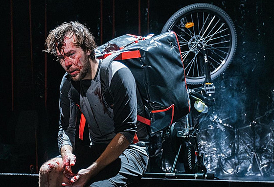 Brn�nské Divadlo Husa na provázku uvádí p�edstavení Jednou nám za to d�cka...