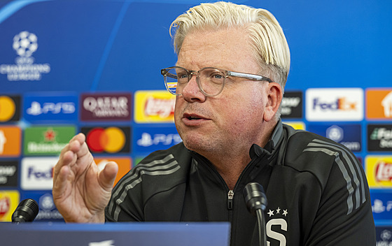 Sparanský trenér Lars Friis na tiskovce ped duelem Ligy mistr s Brestem.