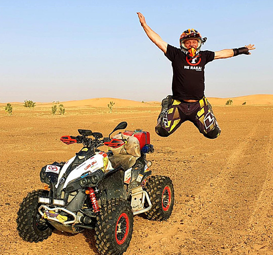 V roce 2020 si Jaromír Jíra splnil sen. Zajel rallye Dakar. Pedtím porazil...